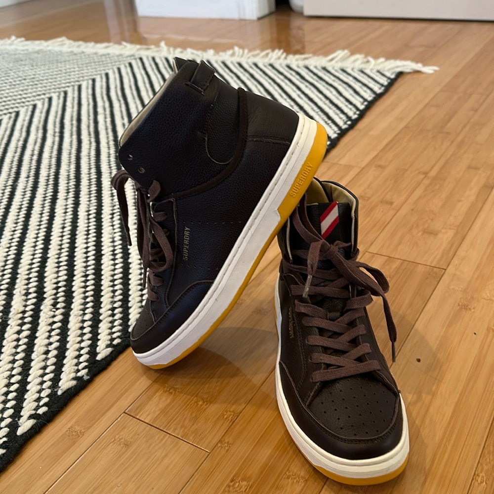 Superdry sneakers like new NWOT never worn